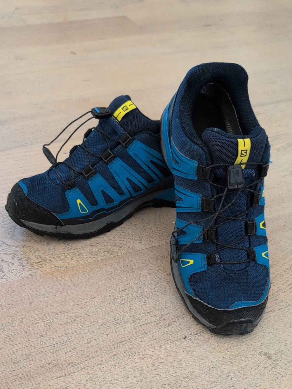 Salomon X ULTRA GORE-TEX Kids Size 6
